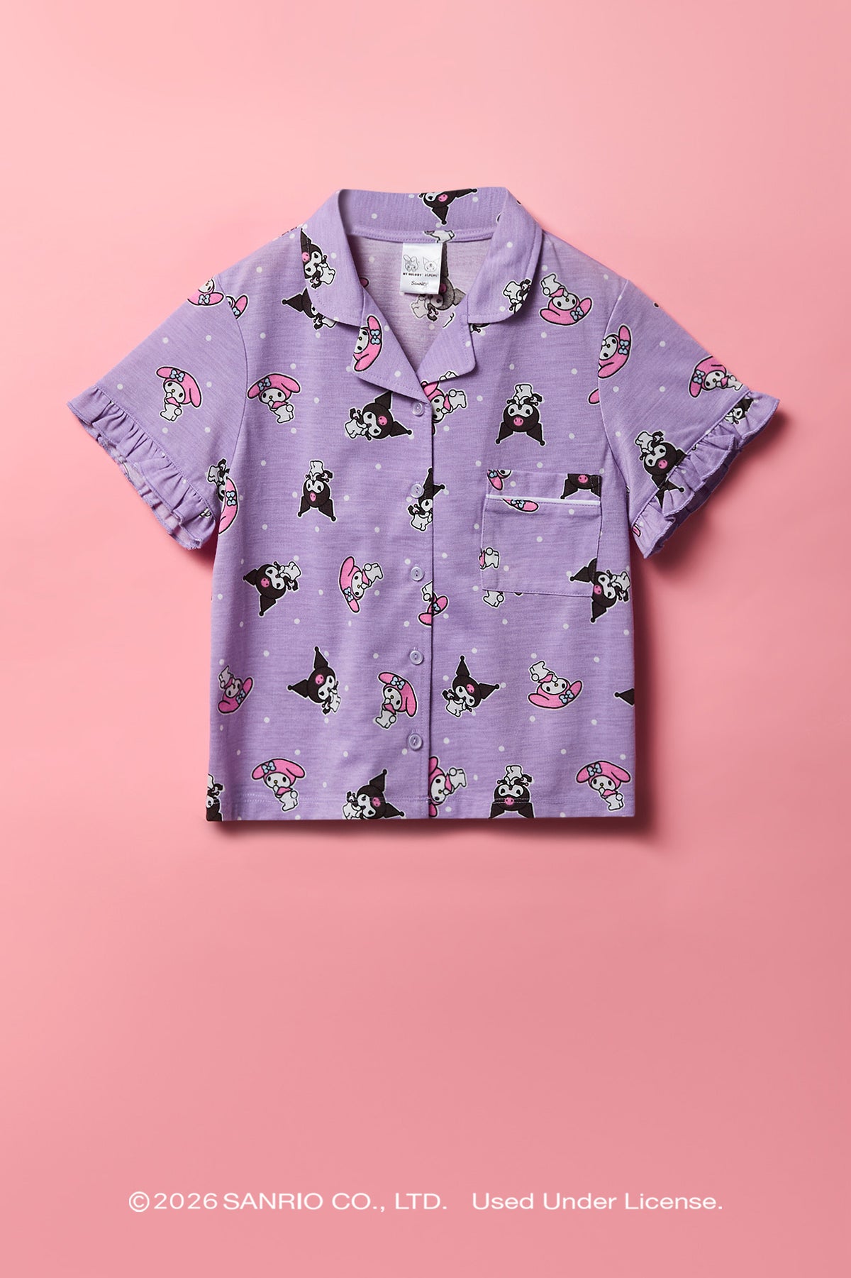 Vue alternative 2. Ensemble pyjama avec haut boutonné à imprimé Kuromi™ & My Melody™ et short pour fille