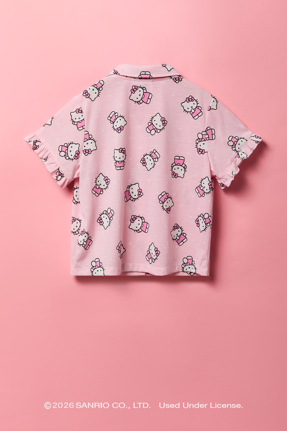 Vue alternative 3. Ensemble pyjama avec haut boutonné à imprimé Hello Kitty® et short pour fille