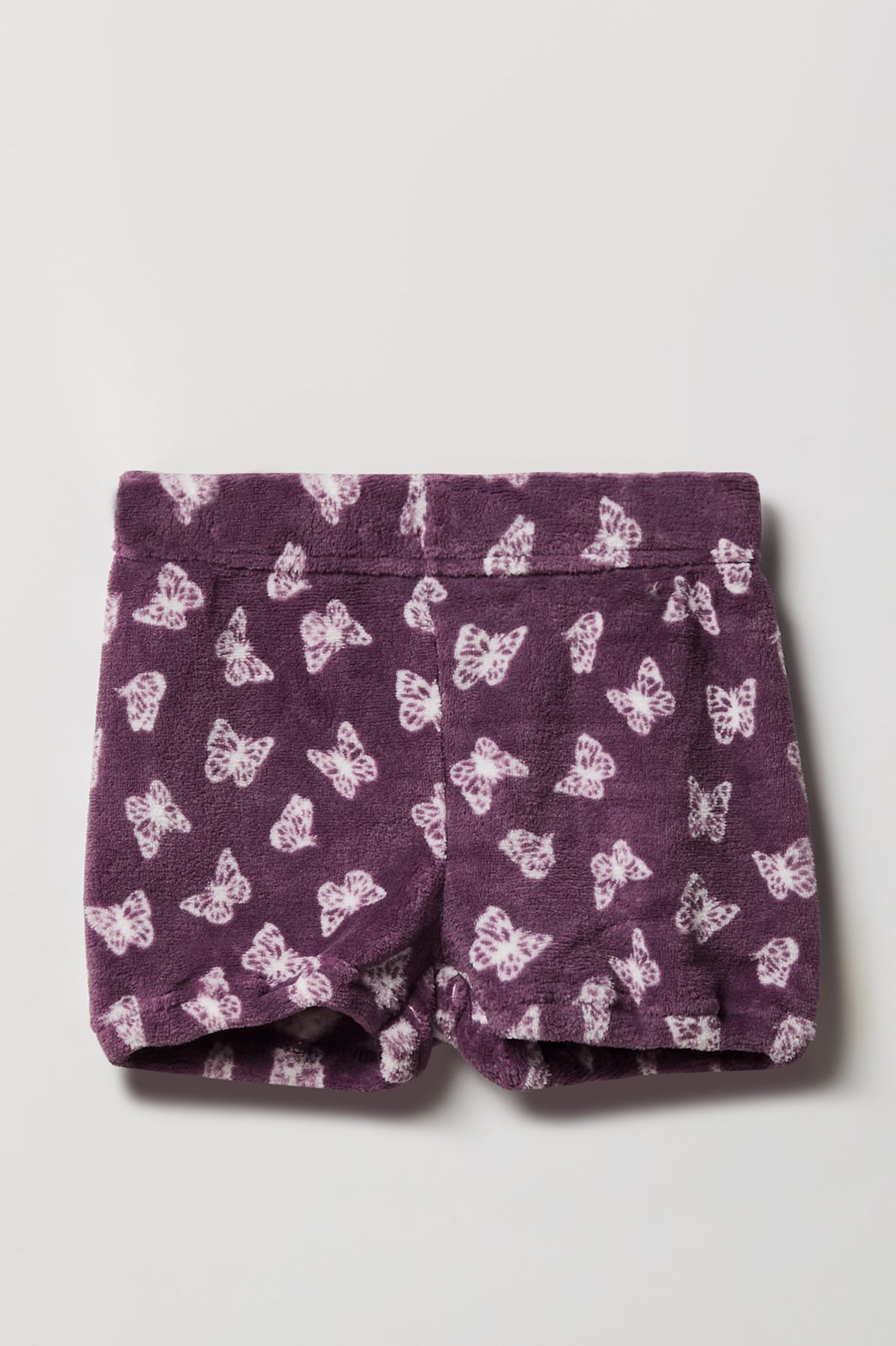 Vue alternative 4. Ensemble pyjama avec t-shirt imprimé et short en peluche pour fille