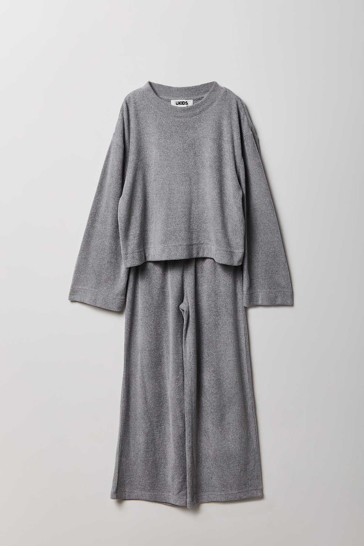 Ensemble avec haut à manches longues et pantalon à jambe large