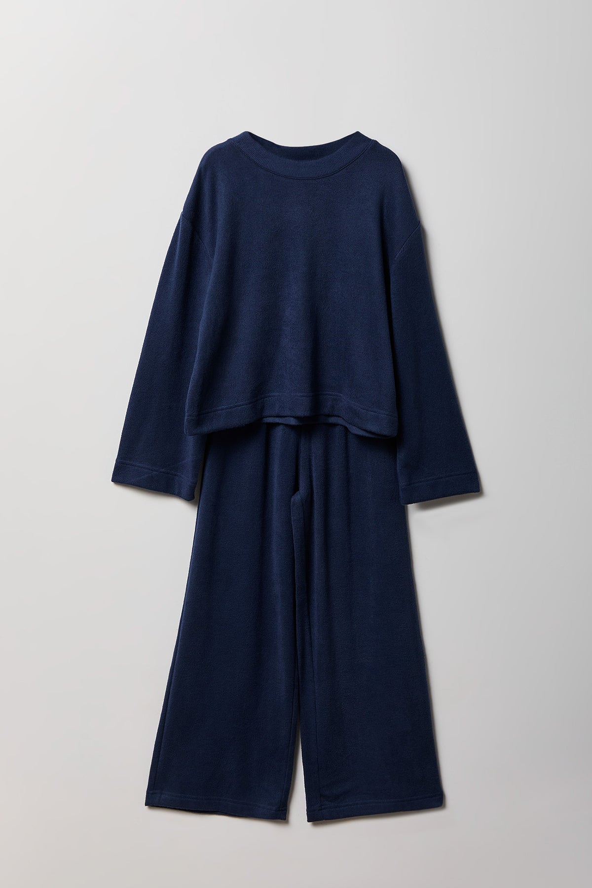 Ensemble avec haut à manches longues et pantalon à jambe large