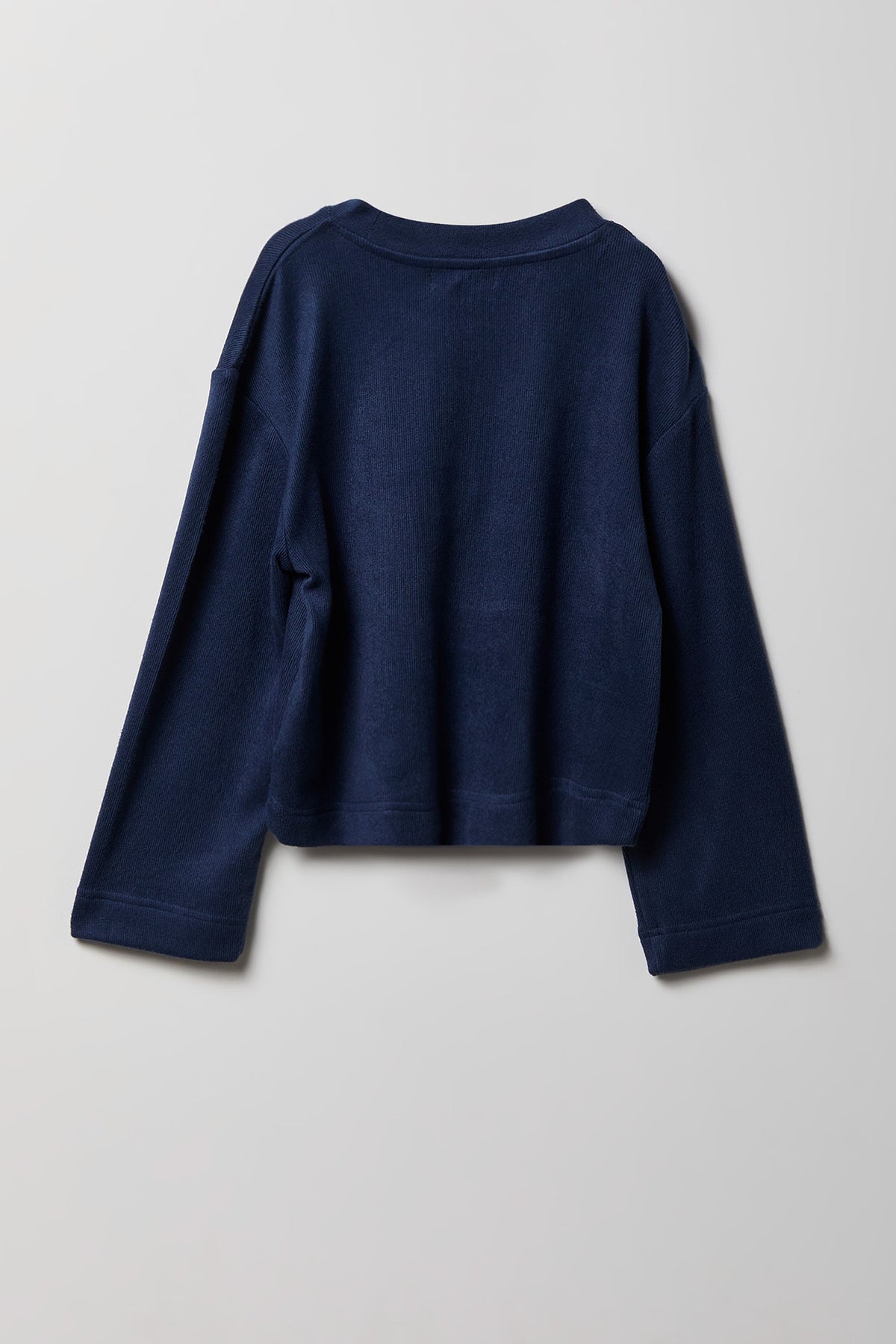 Vue alternative 3. Ensemble avec haut à manches longues et pantalon à jambe large