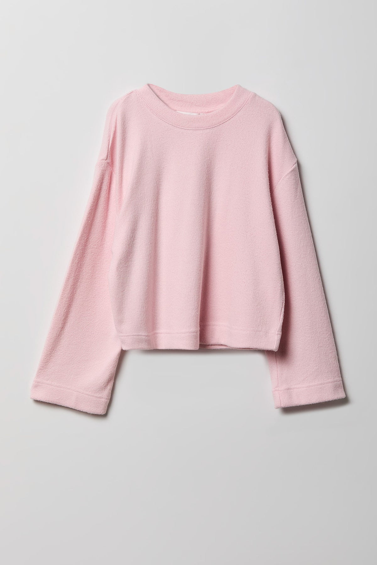 Vue alternative 2. Ensemble avec haut à manches longues et pantalon à jambe large