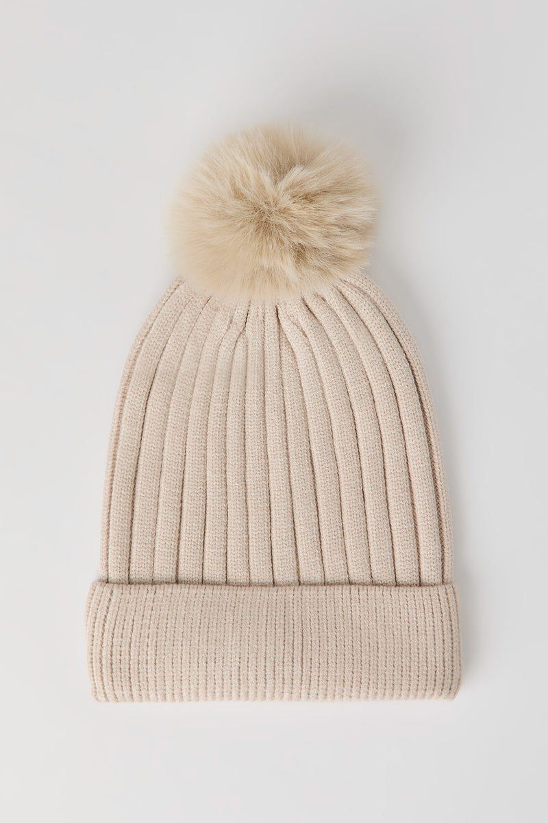 Tuque en tricot côtelé avec pompon