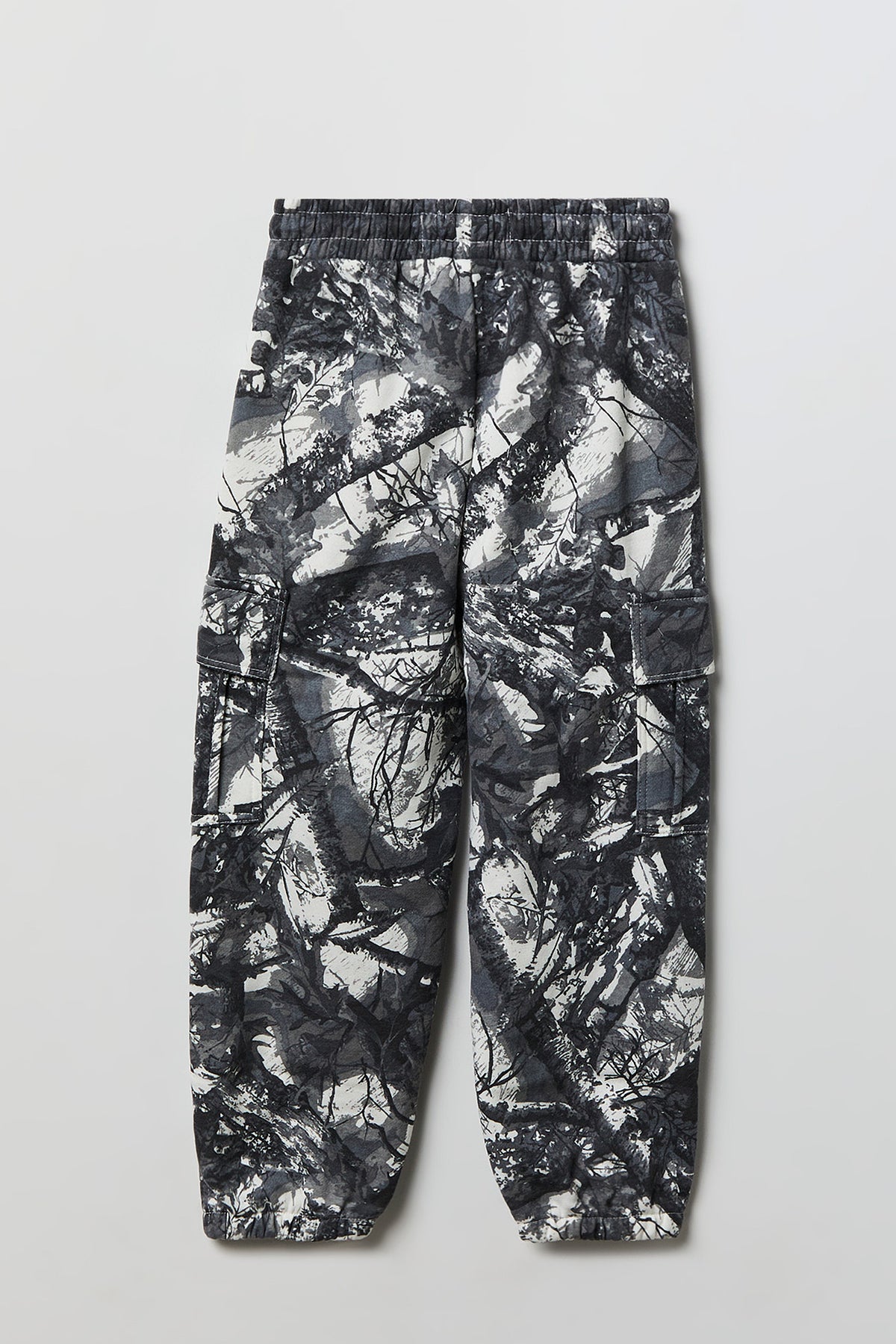 Alt View 2. Kids Fleece Cargo Jogger - Camouflage