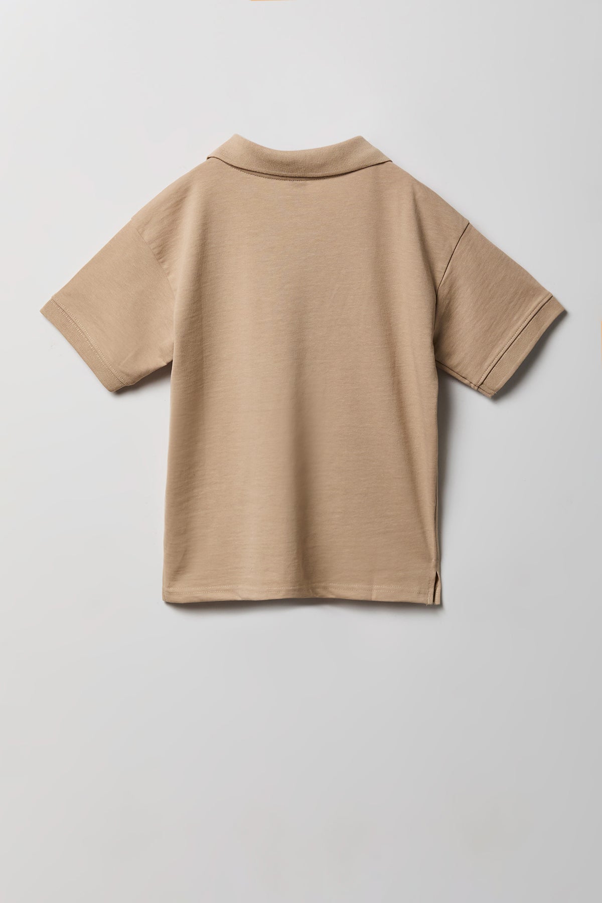 Vue alternative 2. Polo à col Johnny pour garçon