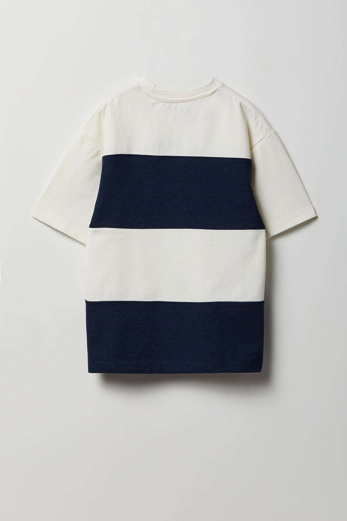 Vue alternative 2. T-shirt avec blocs de couleurs pour garçon