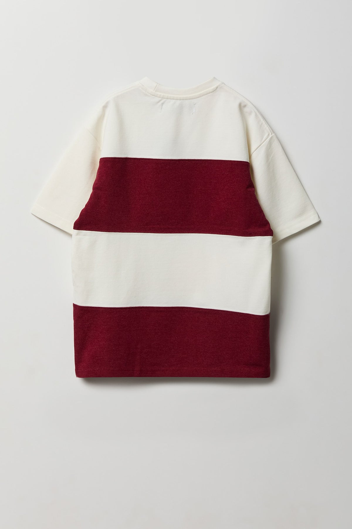 Vue alternative 2. T-shirt avec blocs de couleurs pour garçon