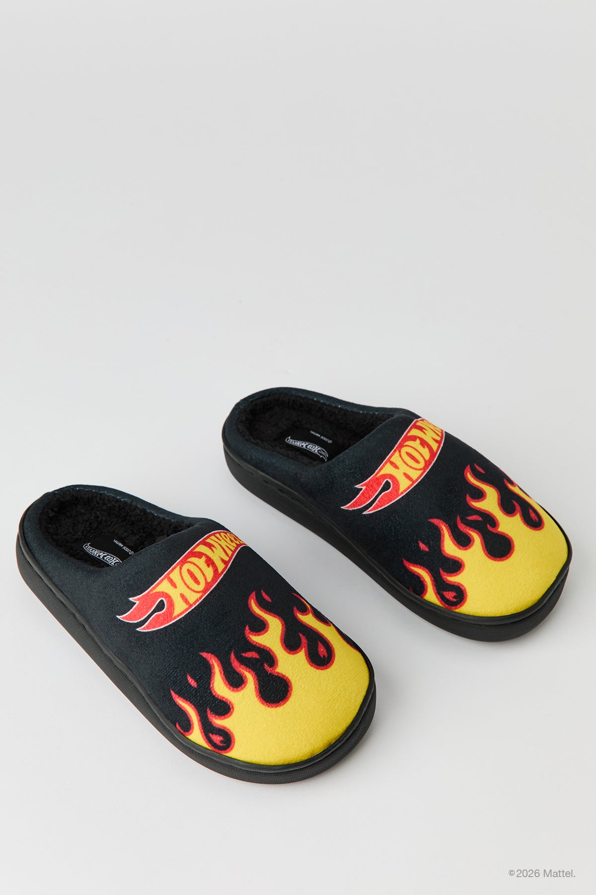 Vue alternative 2. Pantoufles à imprimé Hot Wheels™ pour enfant