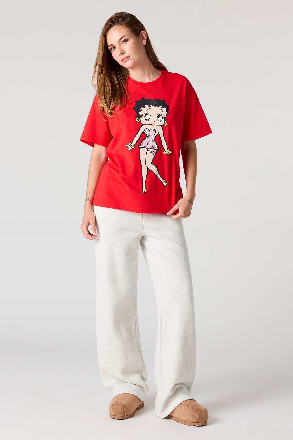 Alt View 3. Betty Boop Graphic Boyfriend T-Shirt - Red