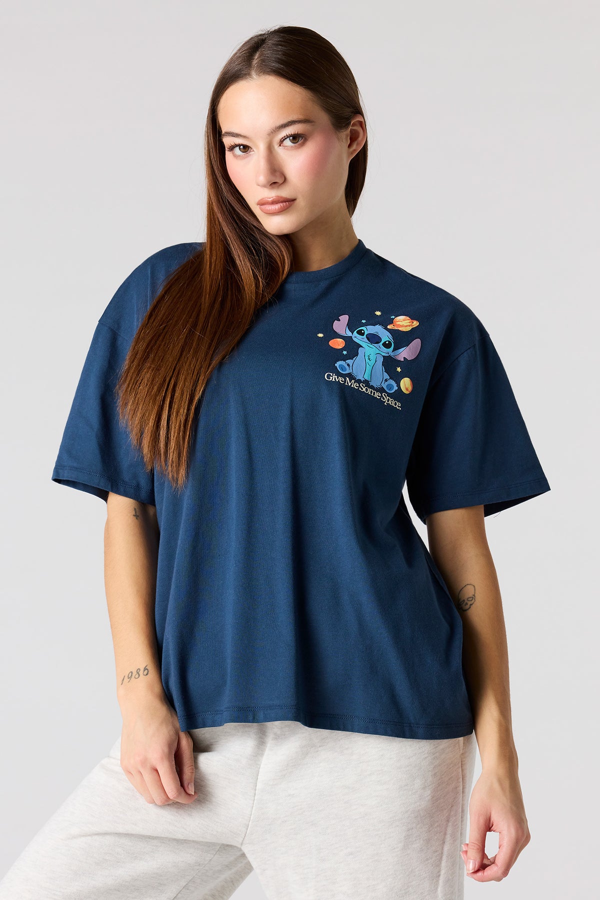 Vue alternative 2. T-shirt de coupe garçonne à imprimé Stitch Space HD