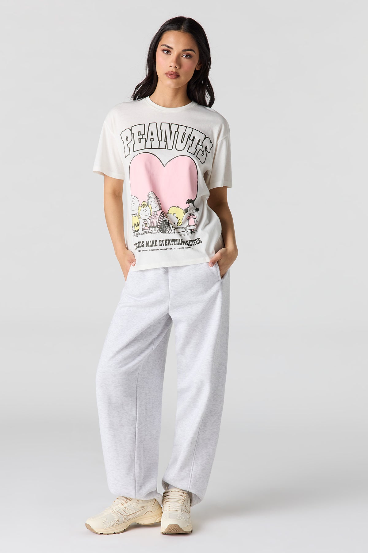Vue alternative 3. T-shirt de coupe garçonne à imprimé Peanuts Snoopy en relief