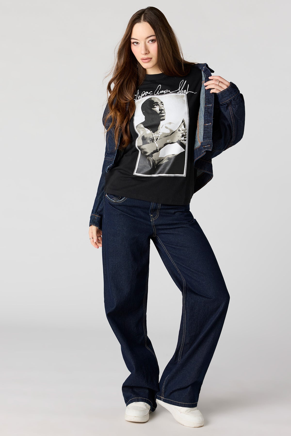 Alt View 3. Tupac Graphic Boyfriend T-Shirt - Black