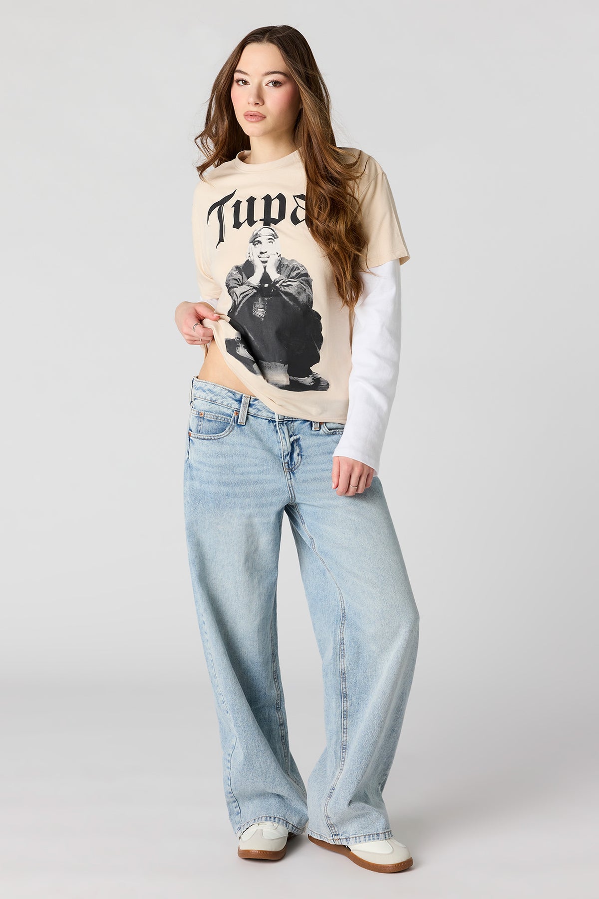 Vue alternative 3. T-shirt de coupe garçonne à imprimé Tupac