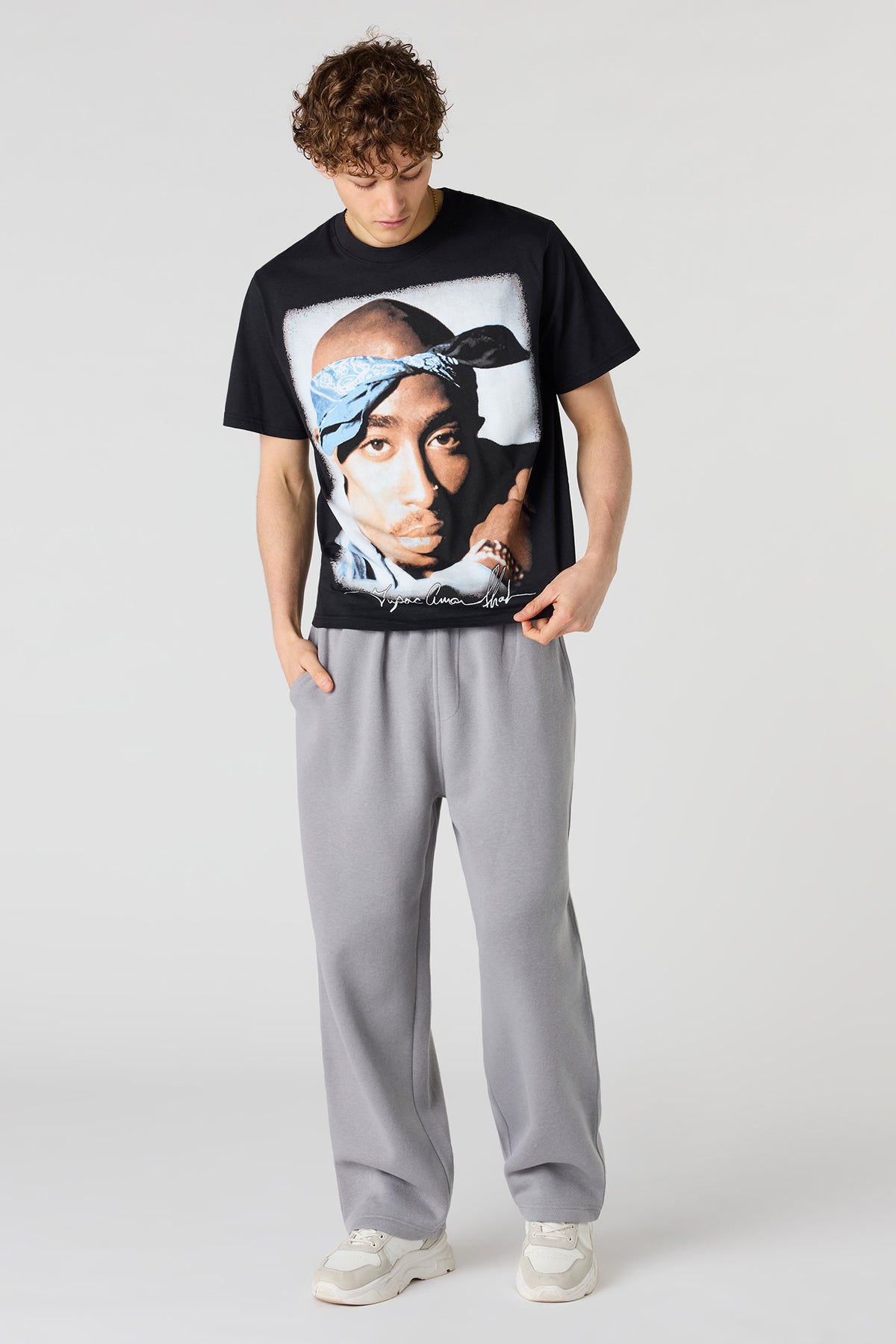 Alt View 3. Tupac Graphic T-Shirt - Black