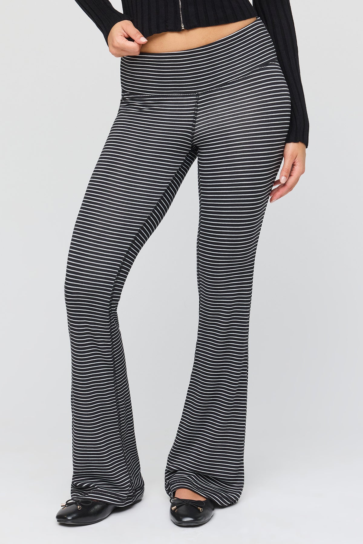 Vue alternative 2. Legging à jambe évasée doublé d emolleton