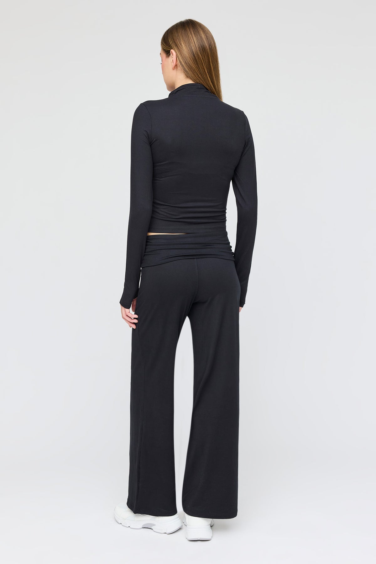 Vue alternative 3. Pantalon Active à jambe large avec bande pliée