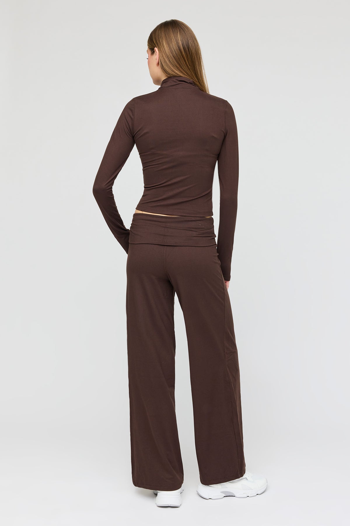 Vue alternative 3. Pantalon Active à jambe large avec bande pliée