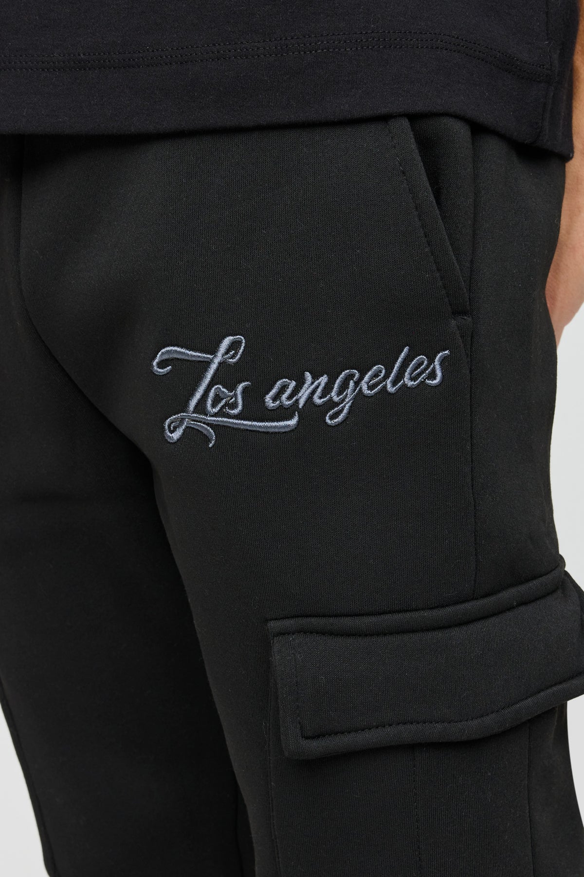 Alt View 4. LA Fleece Cargo Jogger - Black