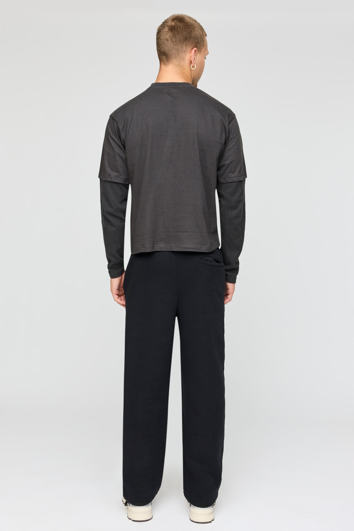 Alt View 3. Fleece Sweatpant - Black