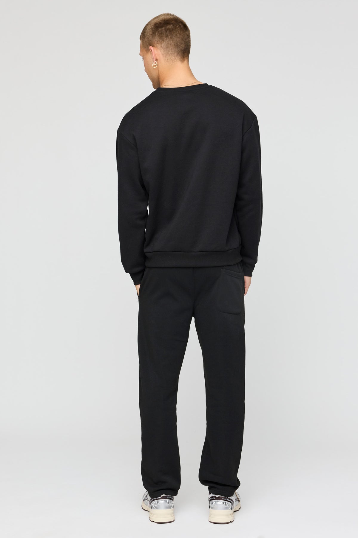Vue alternative 3. Pantalon d'entraînement en molleton clouté