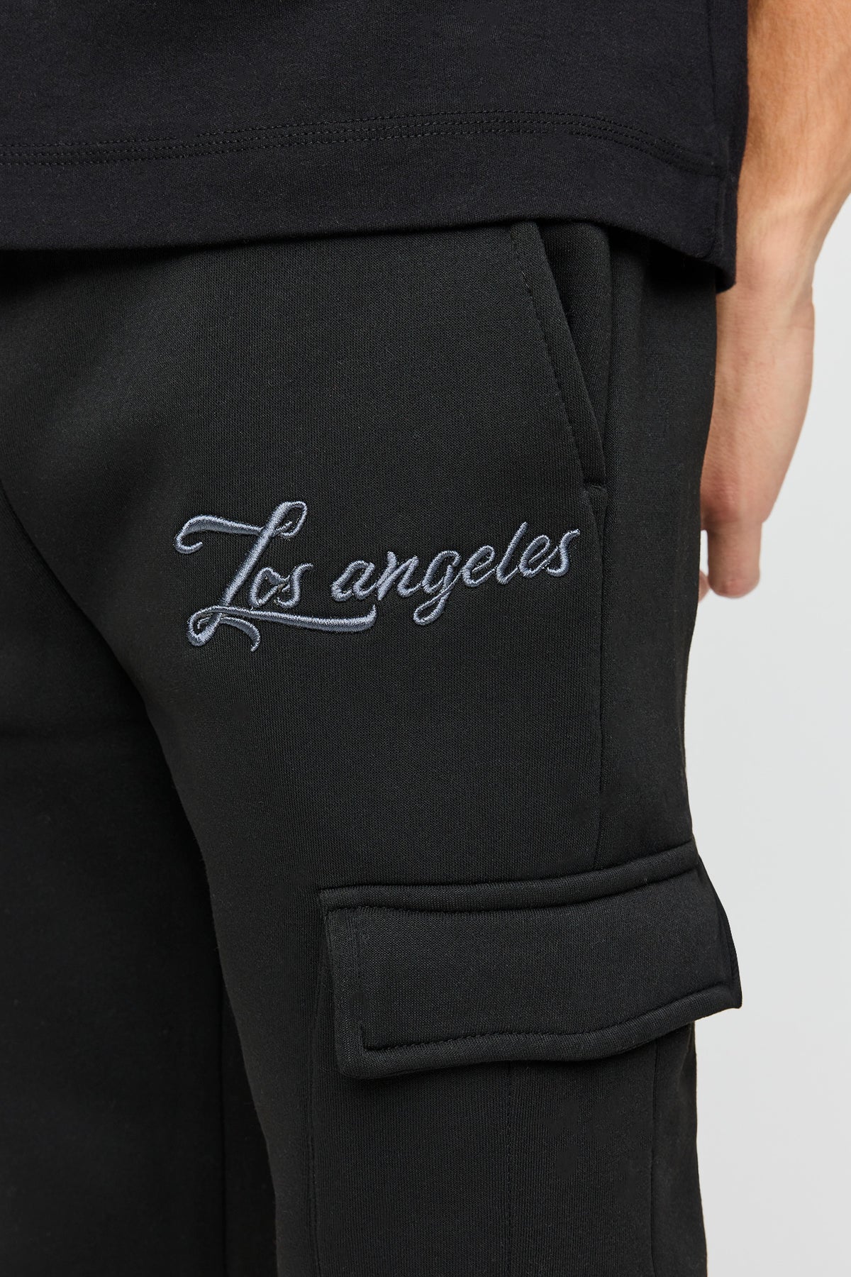 Alt View 4. LA Fleece Cargo Jogger - Black