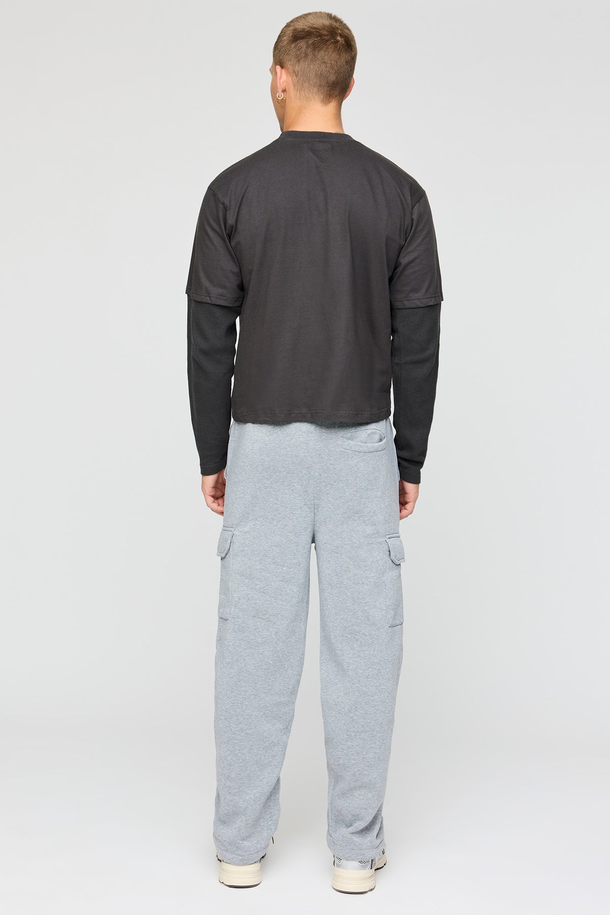 Vue alternative 3. Pantalon d'entraînement cargo en molleton