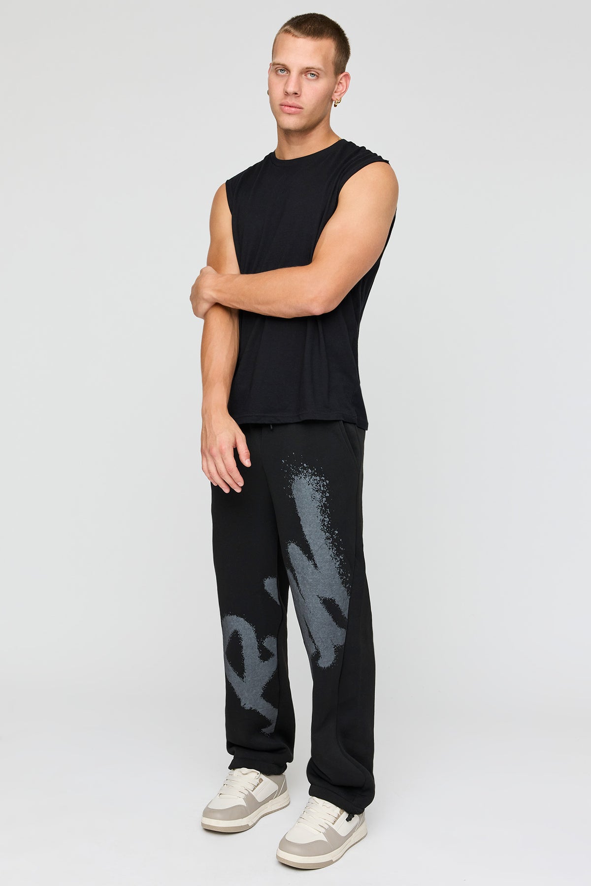 Vue alternative 2. Pantalon d'entraînement en molleton imprimé