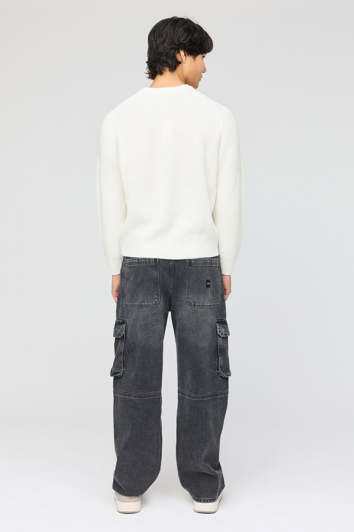 Alt View 3. Baggy Cargo Jean - Black