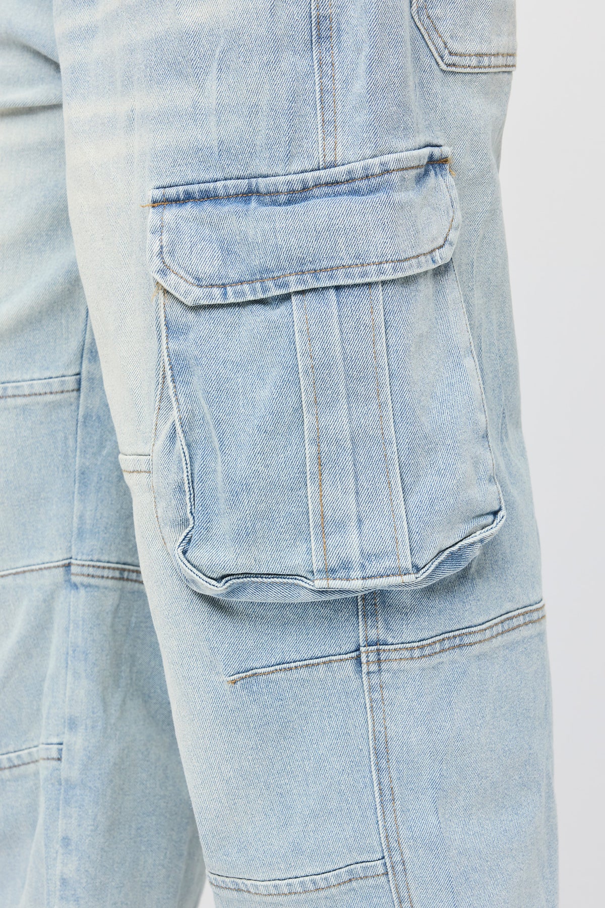 Alt View 4. Baggy Cargo Jean - Light Denim Blue