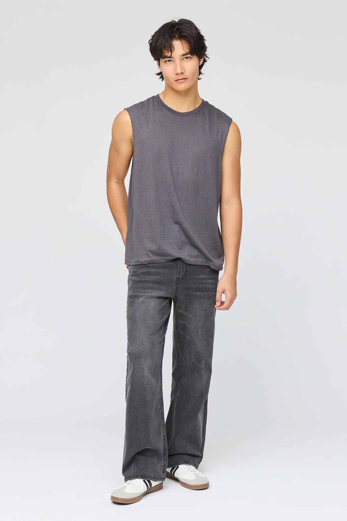 Alt View 2. Stretch Loose Fit Jean - Black