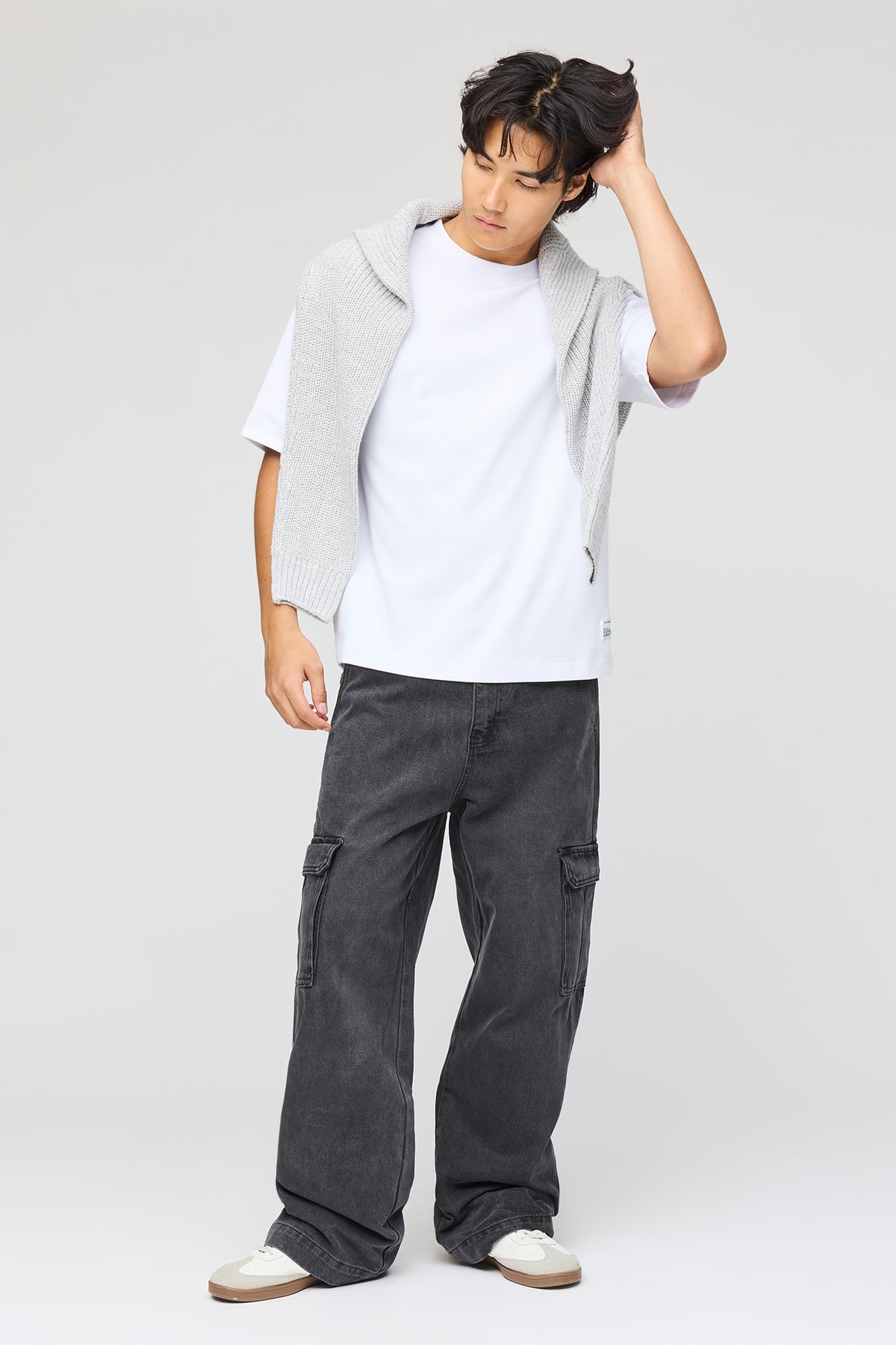 Alt View 2. Stretch Baggy Cargo Jean - Black