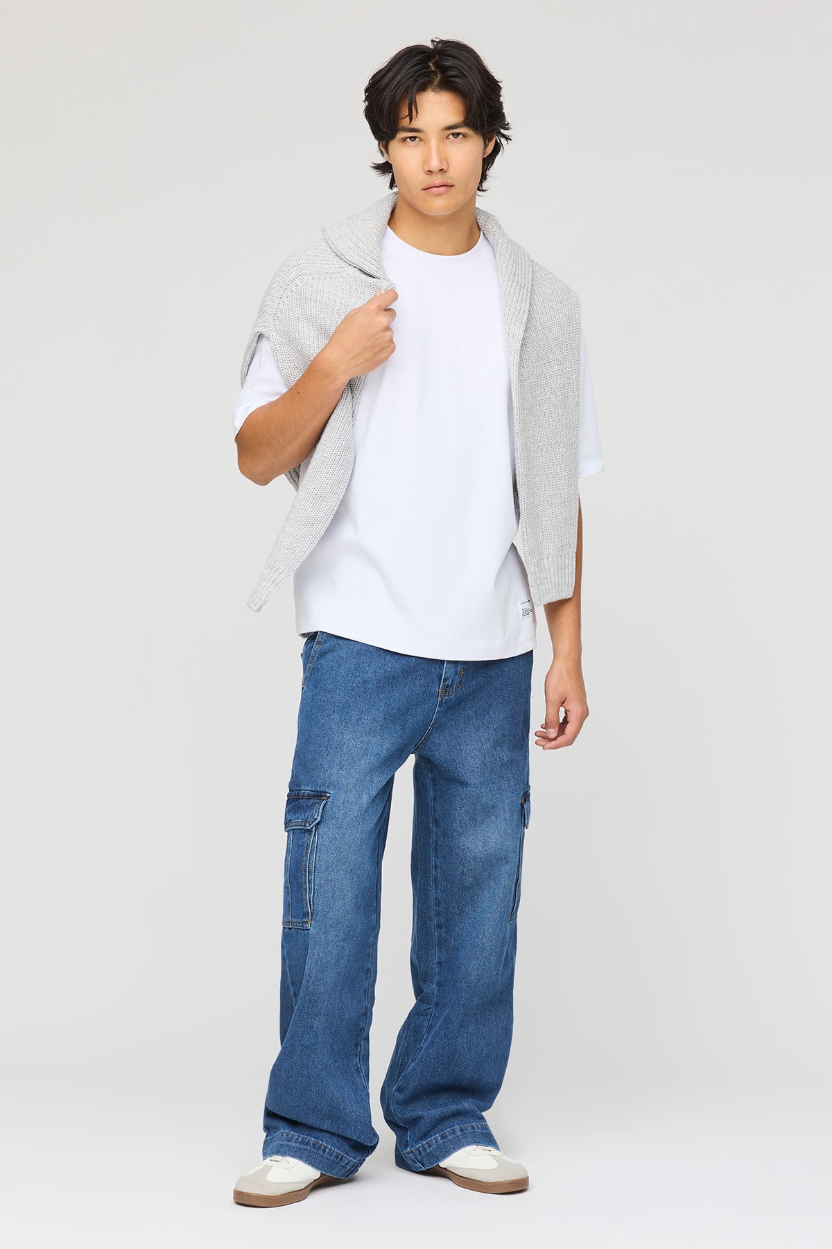 Alt View 2. Stretch Baggy Cargo Jean - Medium Blue