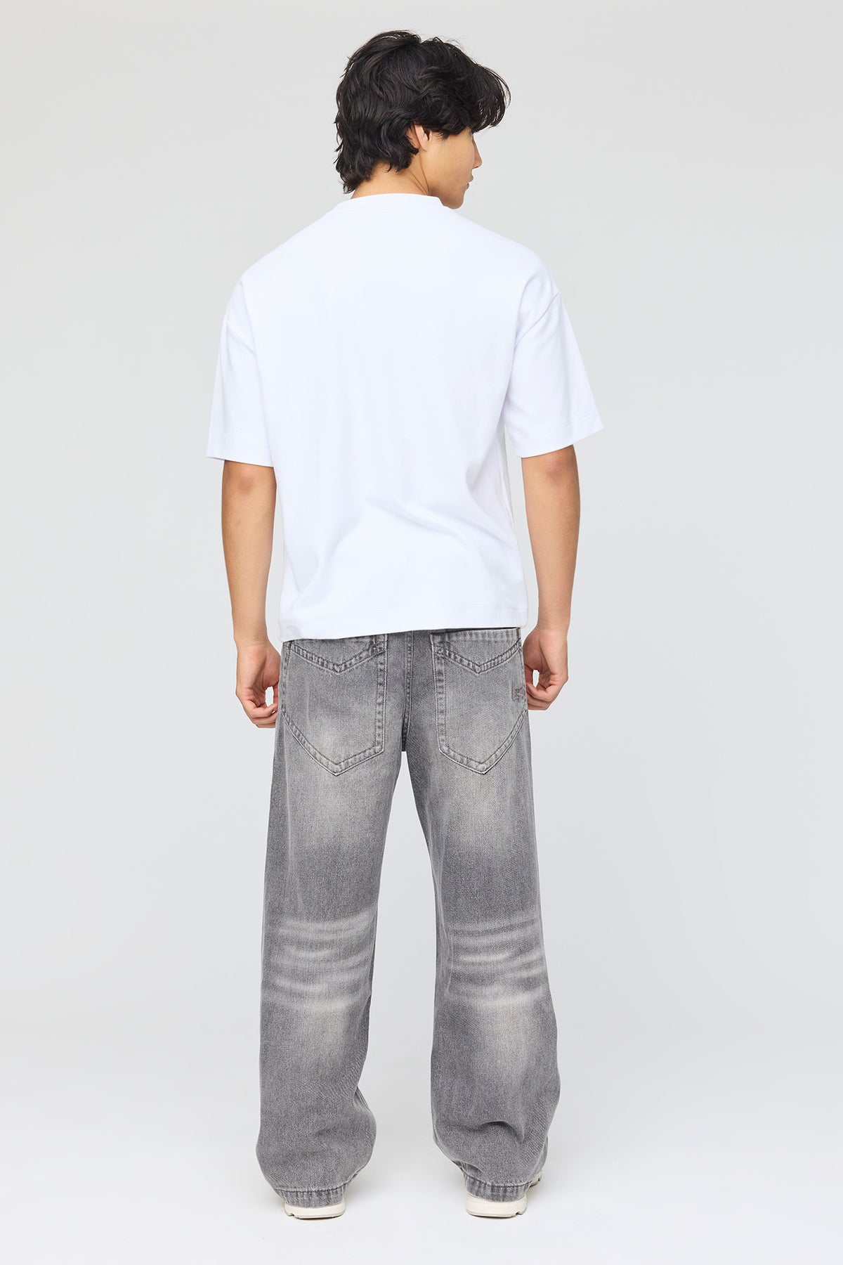 Alt View 3. Stretch Baggy Jean - Light Grey