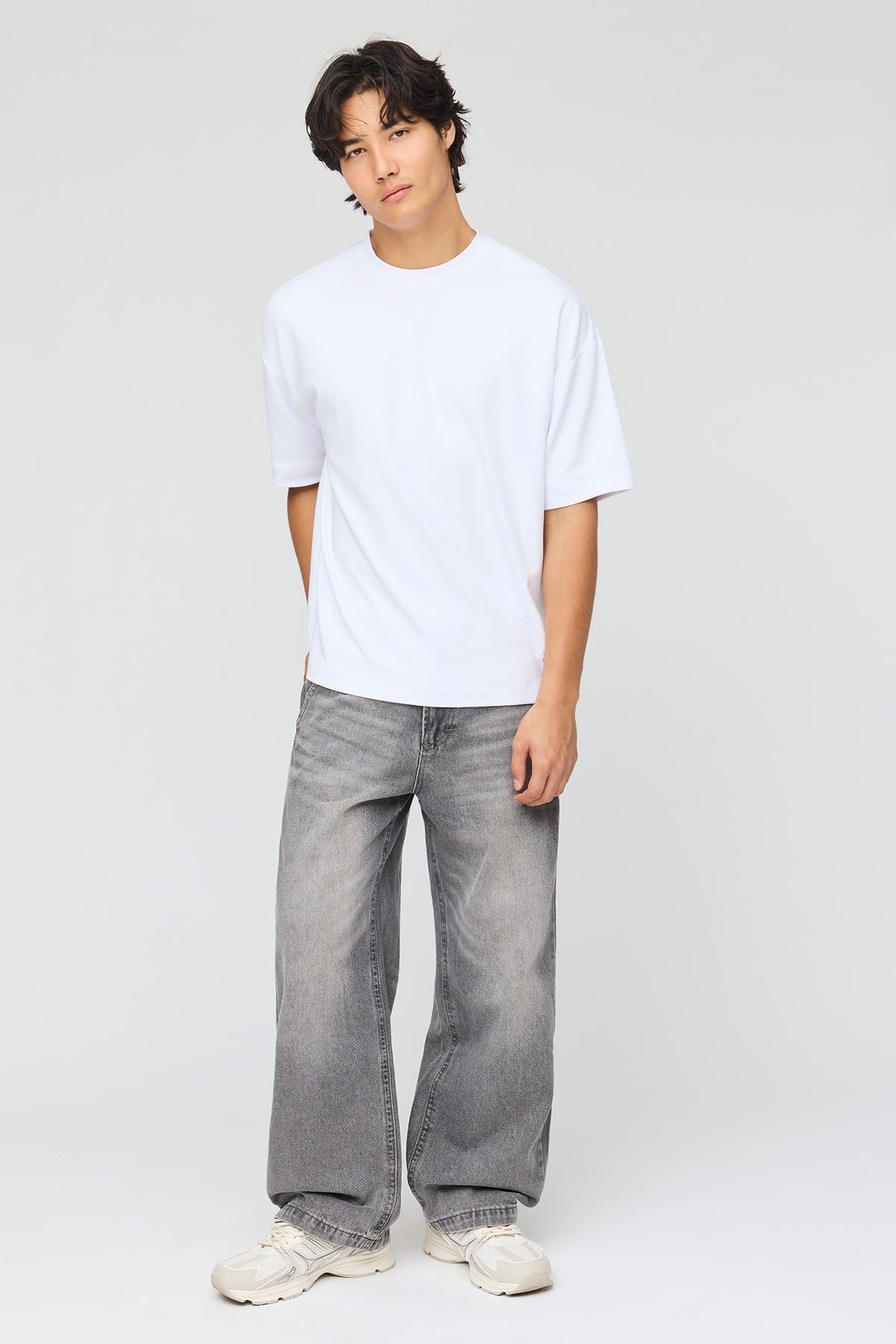 Alt View 2. Stretch Baggy Jean - Light Grey
