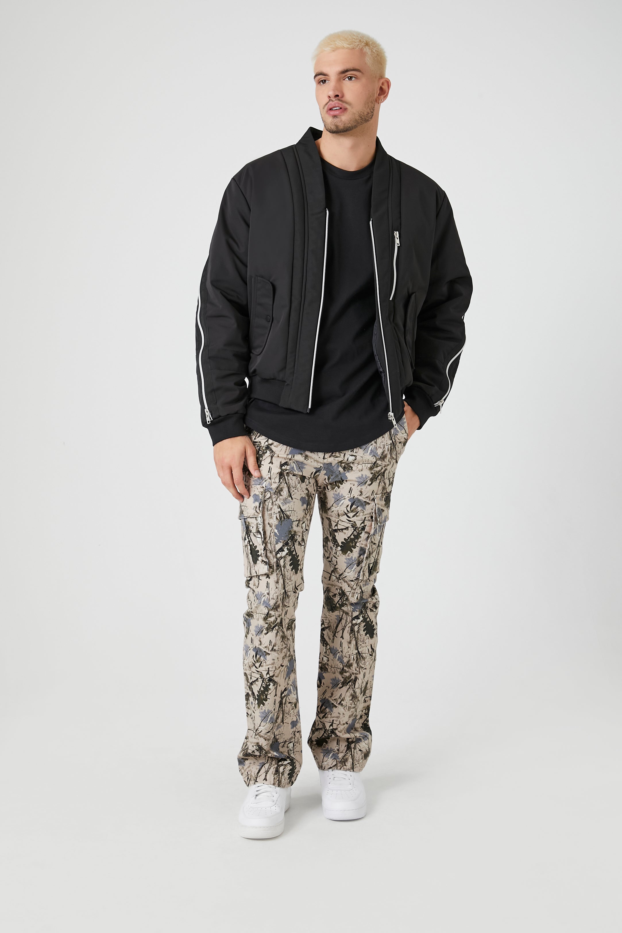 Pantalon cargo mince avec motif camouflage