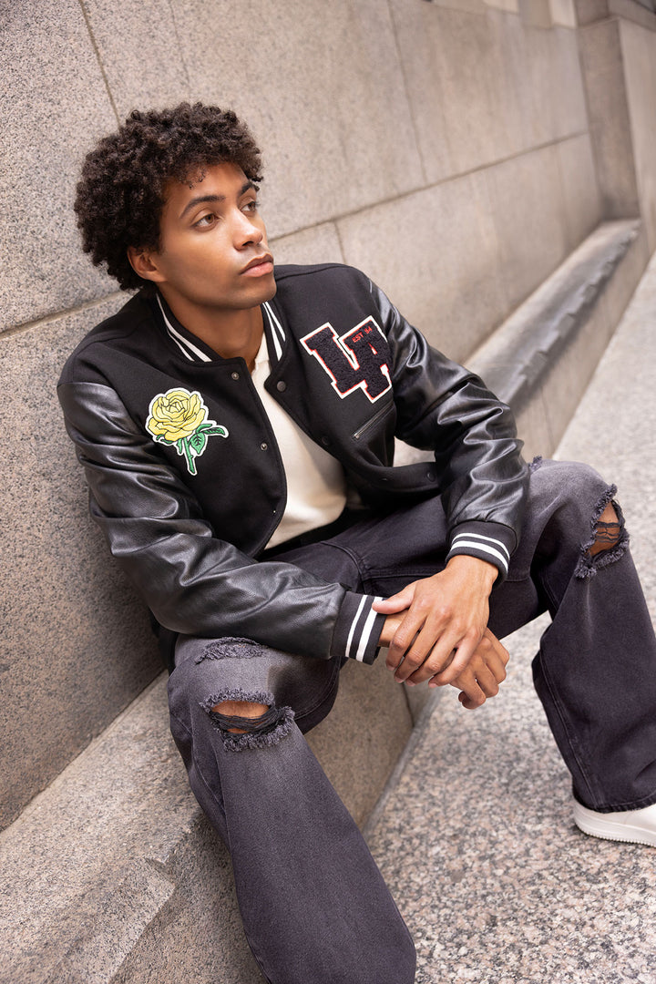 Blouson de style universitaire avec motif brodé LA en chenille